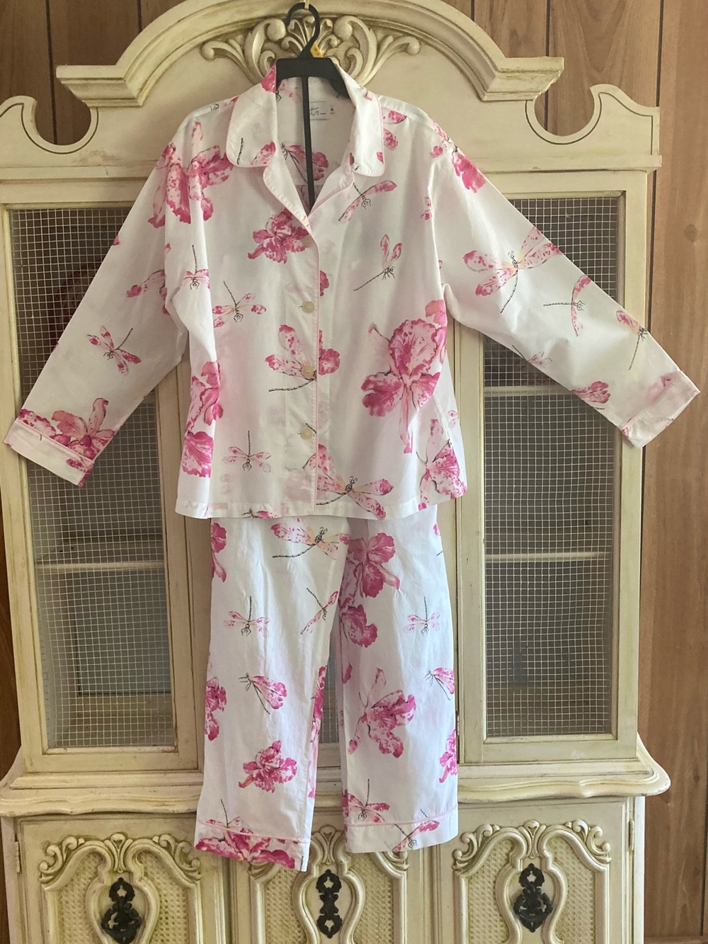 The Cat’s Pajamas White and Pink Floral Pajama Set XL